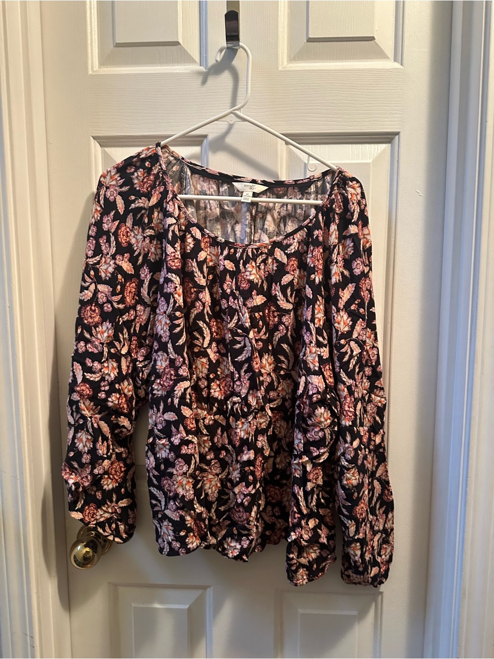 Terra & Sky Black Floral Long-Sleeve Peasant Blouse